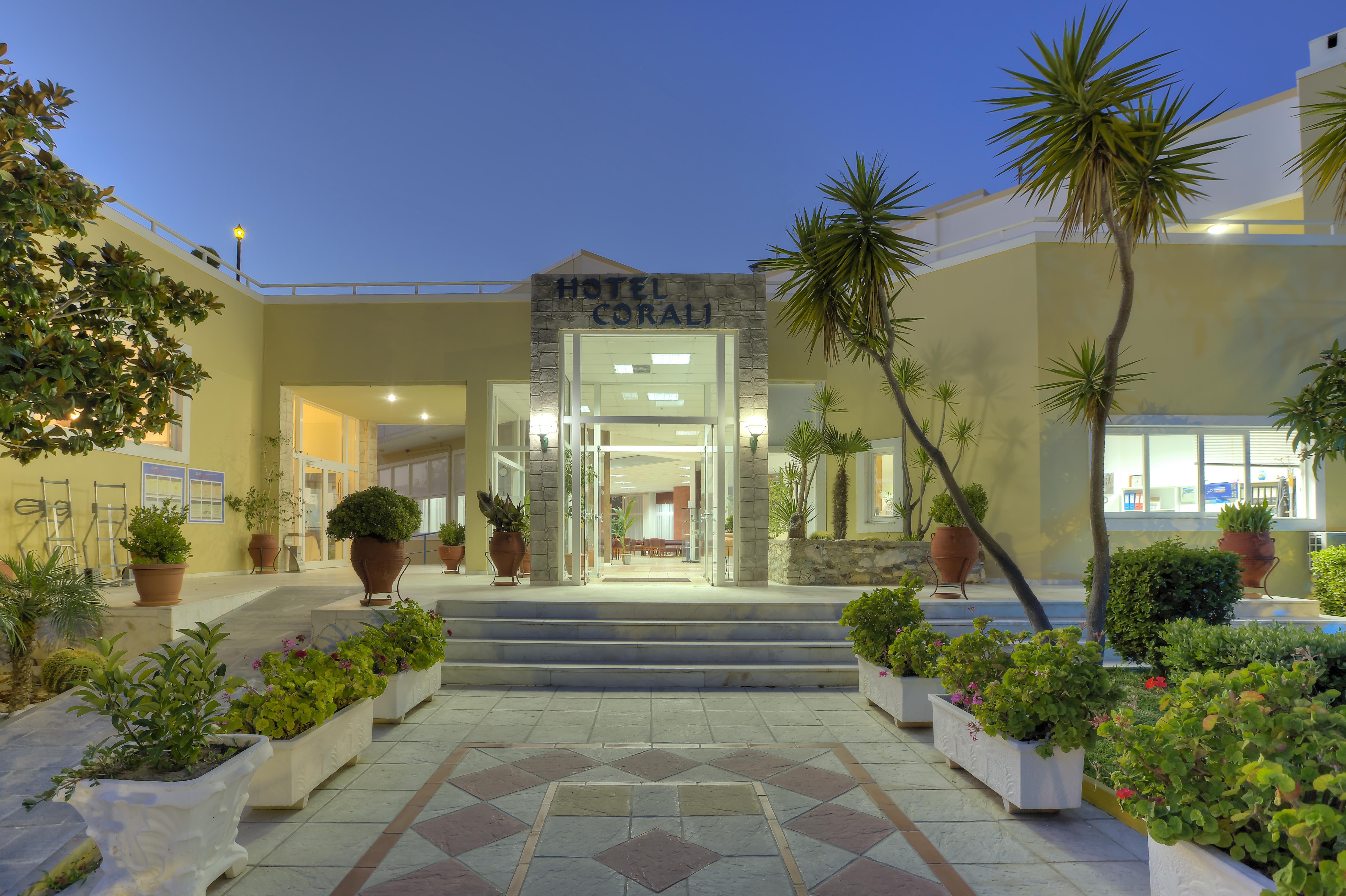 Corali Hotel Tigkaki  Exterior photo