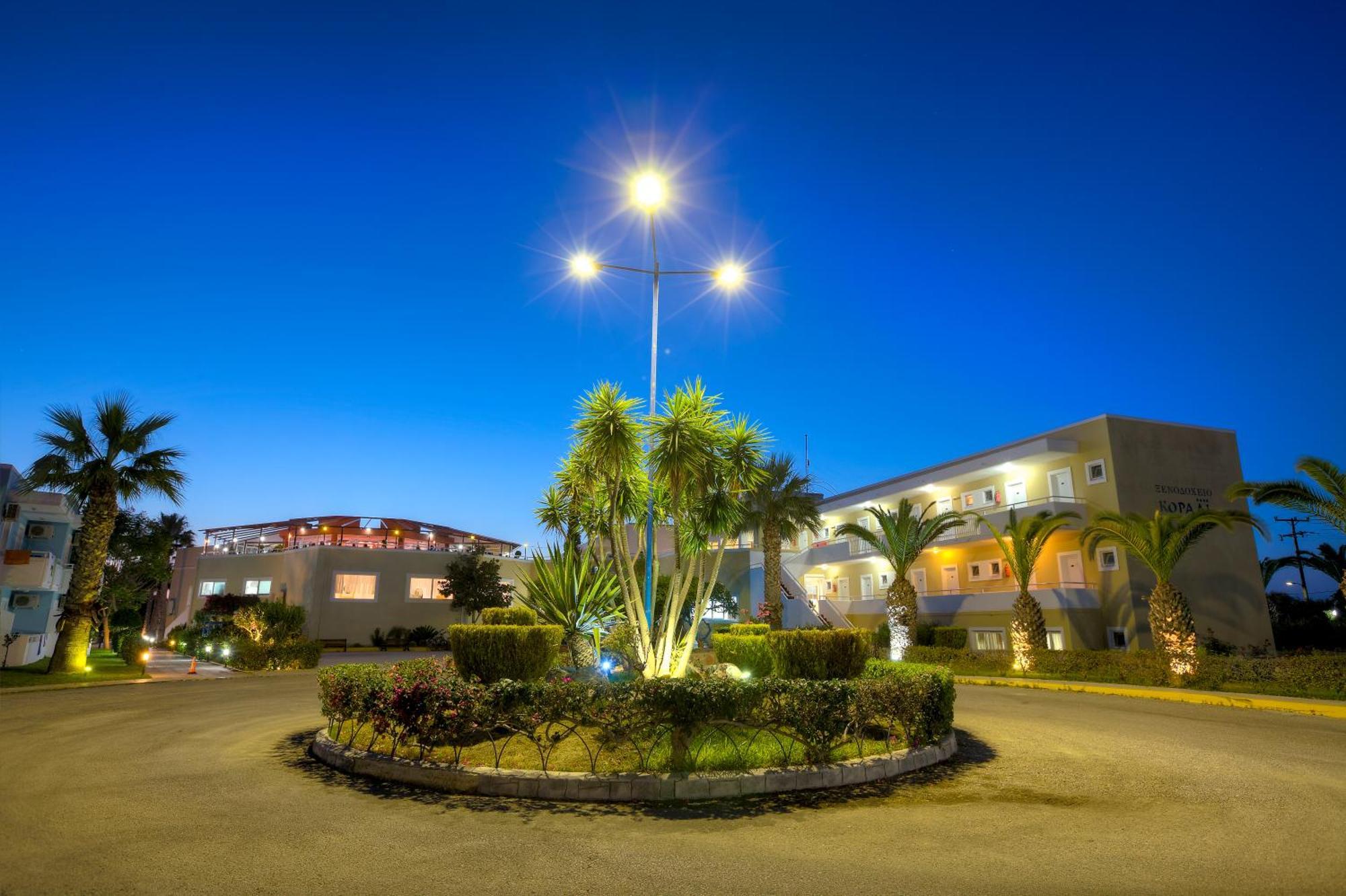 Corali Hotel Tigkaki  Exterior photo